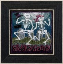 Набор для вышивания "Spooky Scary//Страшные скелетики" Mill Hill MH141723