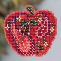 Набір для вишивання "Jeweled Apple//Ювелірне яблуко" Mill Hill MH183202